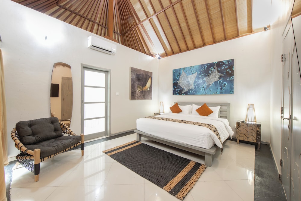 THE DAMPATI VILLA 9/25