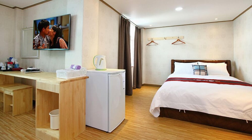 Traum Hotel &amp; Condo 15/55