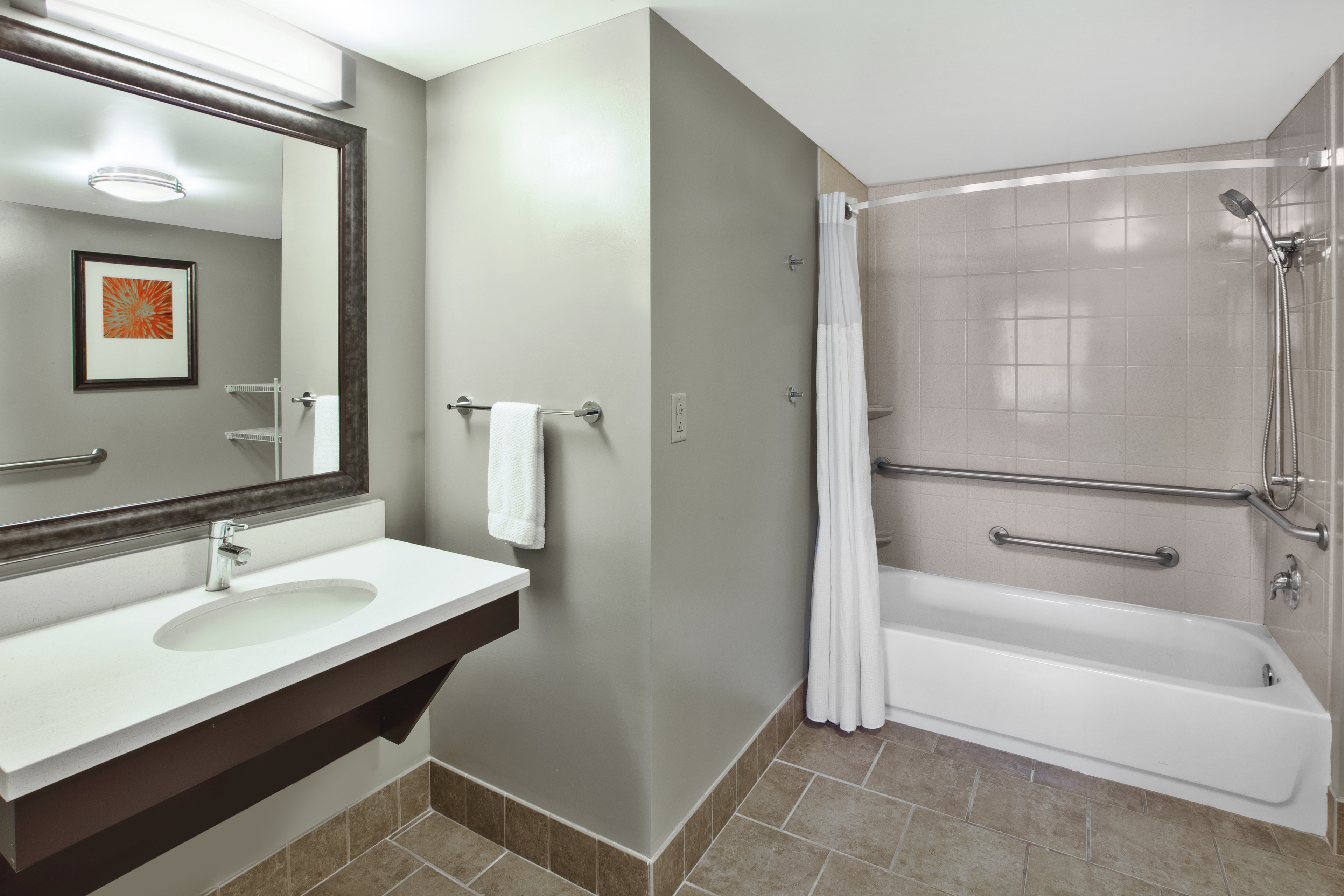 Staybridge Suites Cleveland Mayfield Heights Beachwood 67/68
