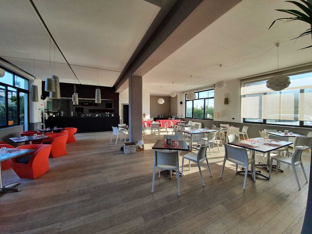 Hotel Cavalieri Pinerolo 12/27