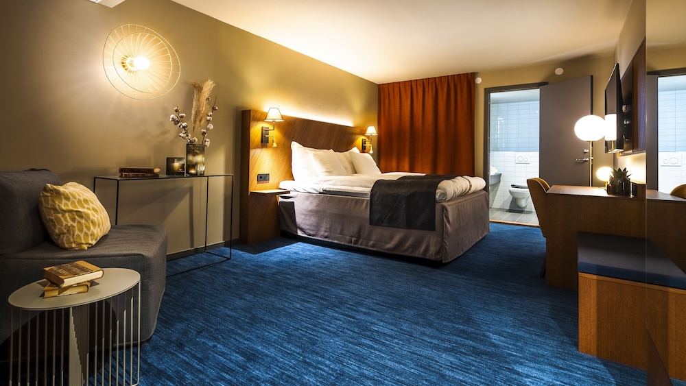 Home Hotel Fregatten 16/50
