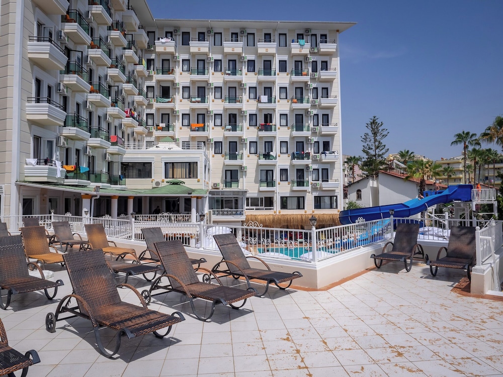Hotel Sun Fire Beach 8/57