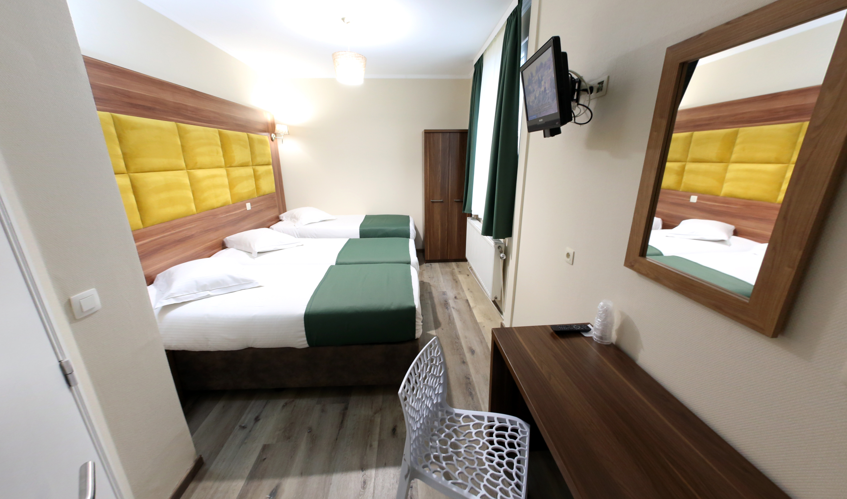 Sun Hotel 25/54