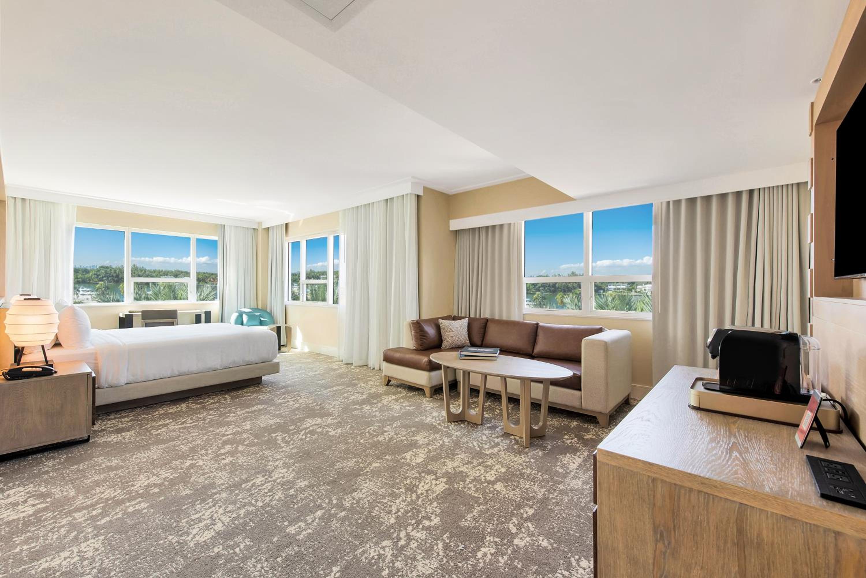 Premium, Suite, King Bed, Bay View