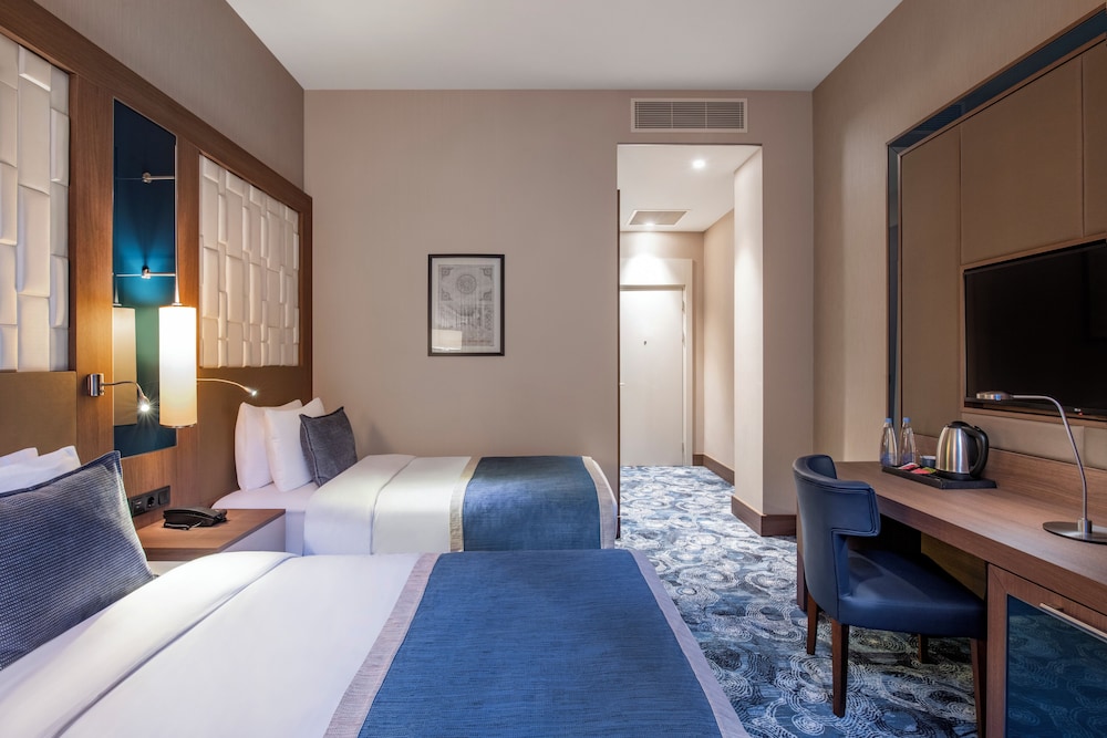 Standard Twin Room: