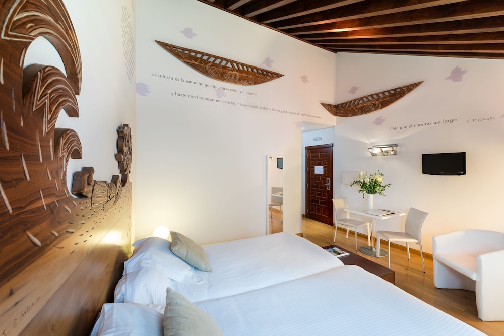 ROOM, DOUBLE BED, HIGH FLOOR