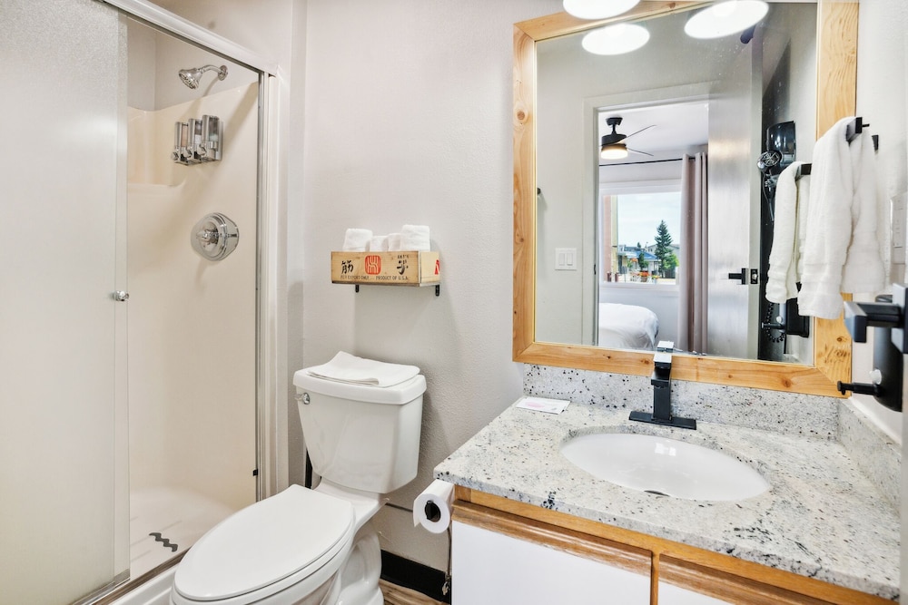 Anchorage Downtown Hotel 28/34