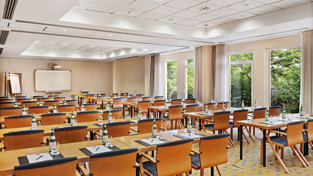 Dorint Marc Aurel Spa & Golf Resort 62/73