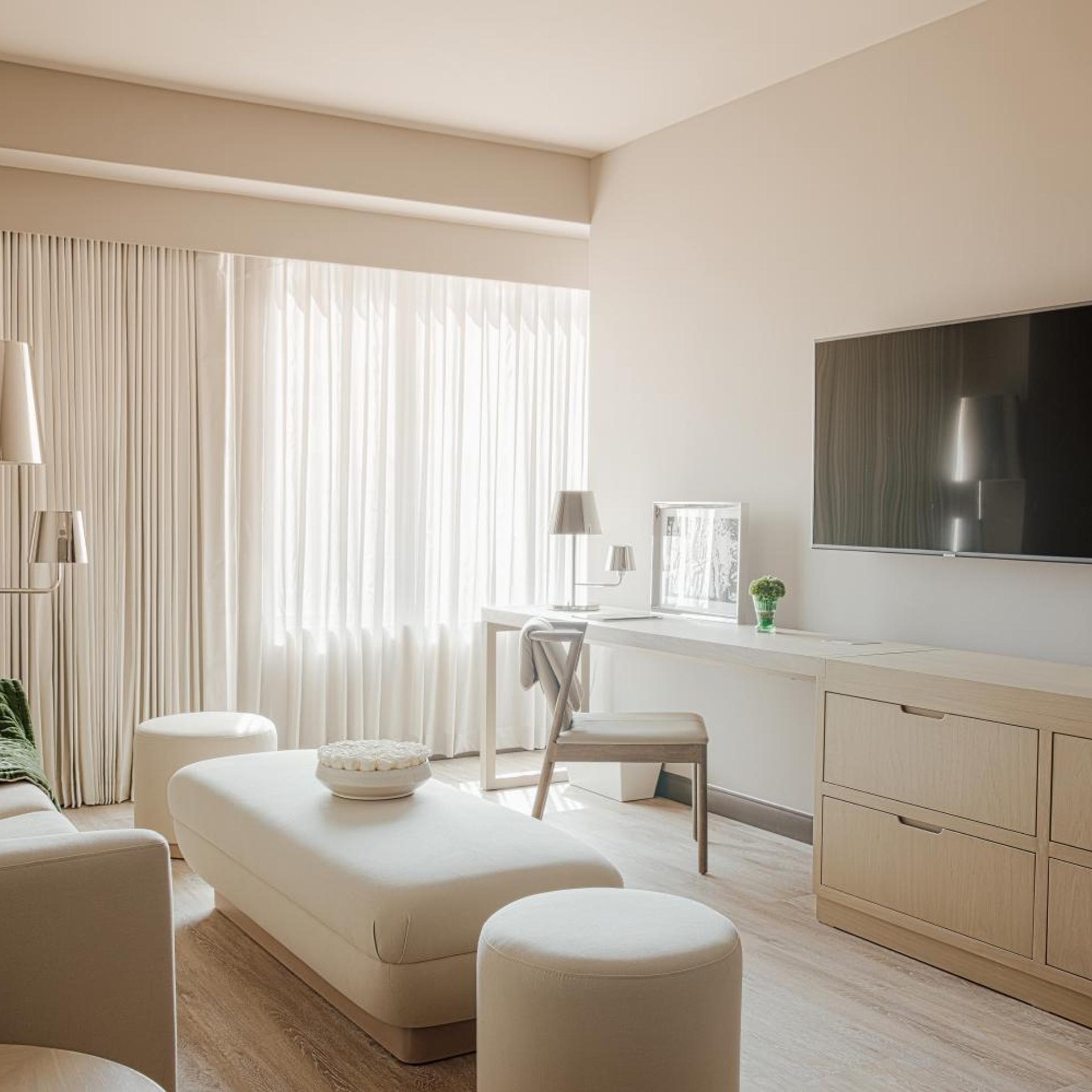 Wellness, Suite, King Bed 3/5
