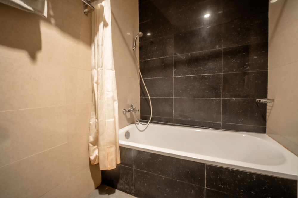 M One Hotel 49/52