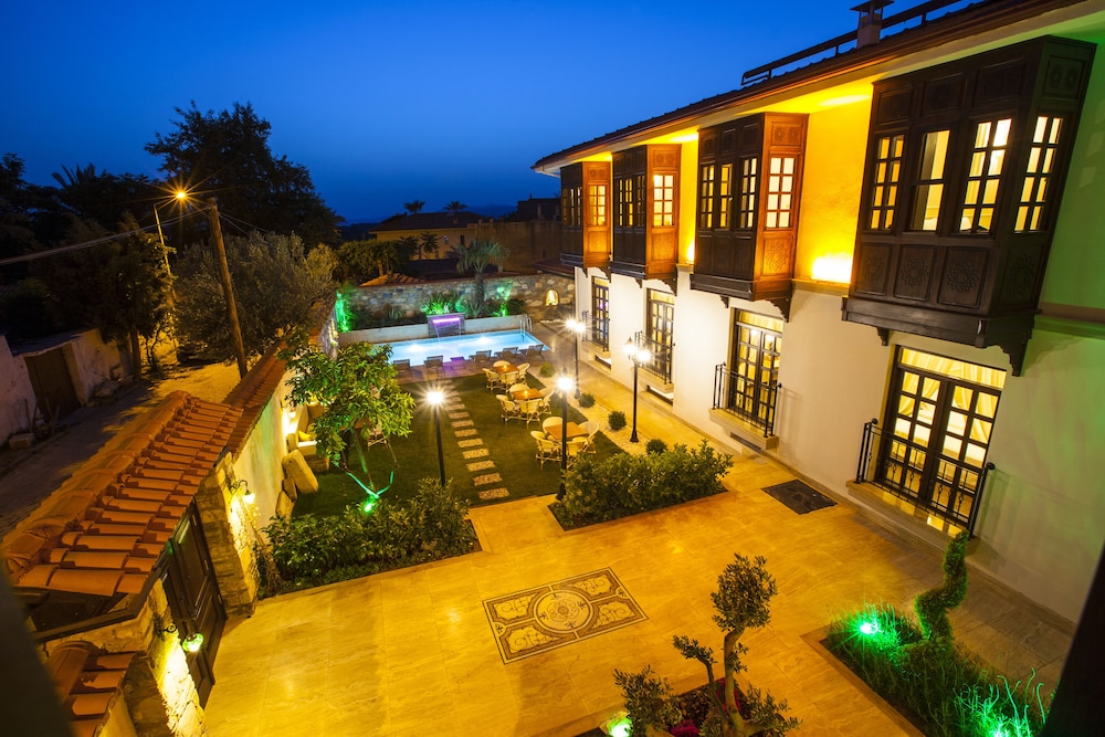 Livia Garden Hotel 11/43