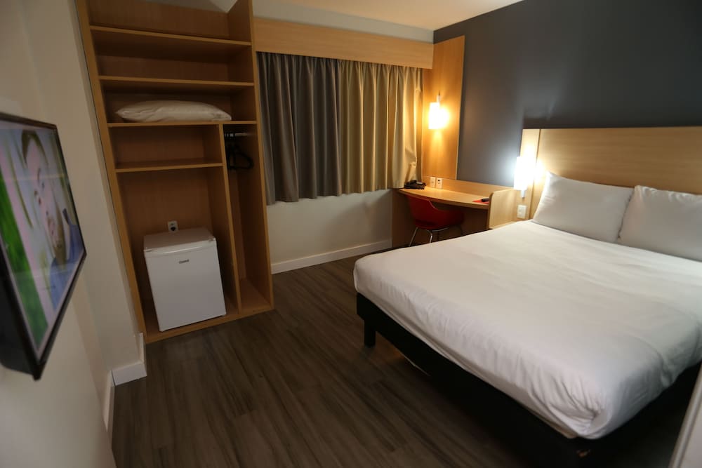 STANDARD, DOUBLE BED, ACCESSIBLE