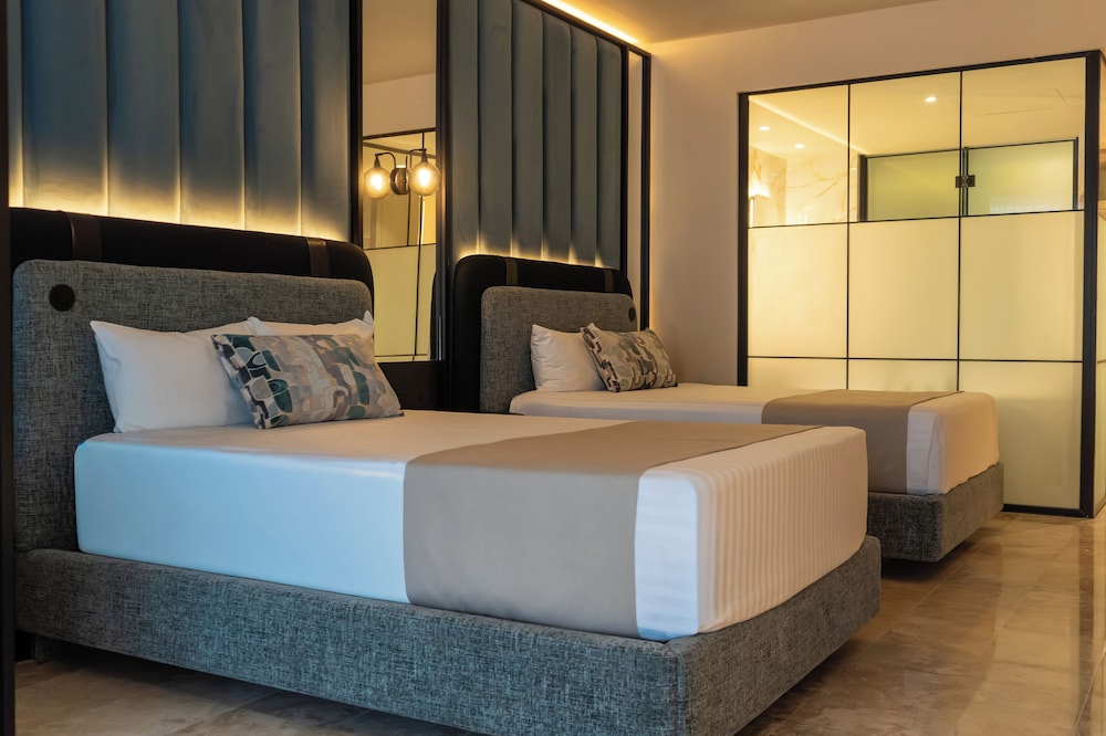 Platinum Suite Plunge Pool SP