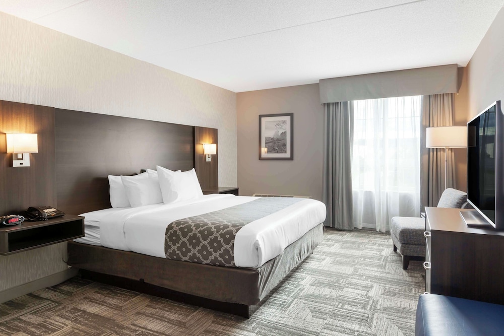 جناح بسرير كينج مع أريكة بمنطقة جلوس، Best Western Milton 2/5