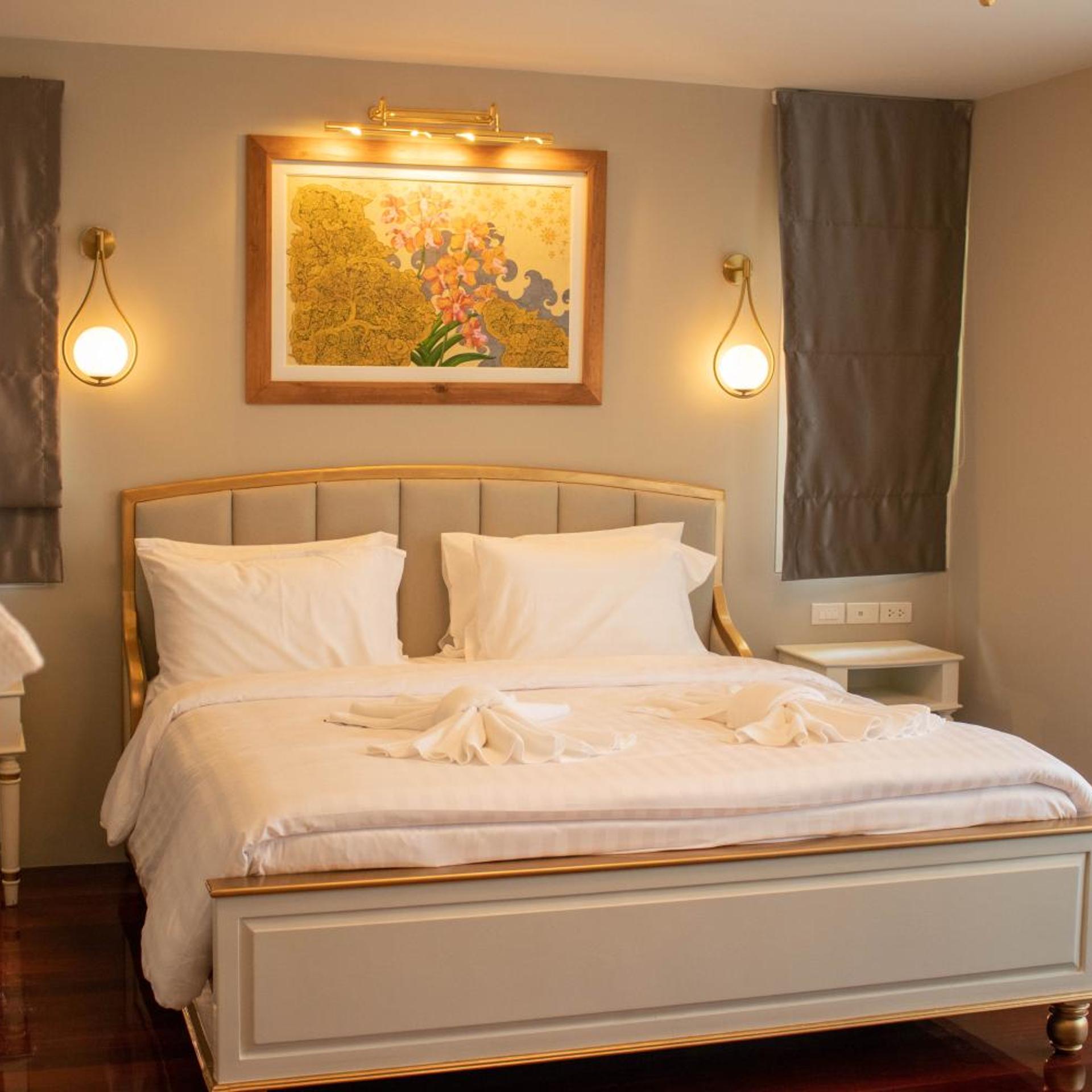 Siri Grand Bangkok Hotel 11/50