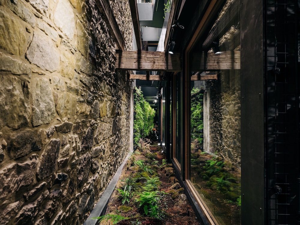 Moss Hotel 41/49
