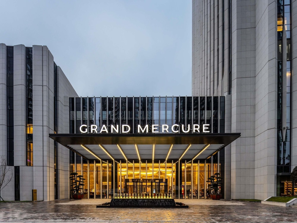 Grand Mercure Yichang Waitan 4/72
