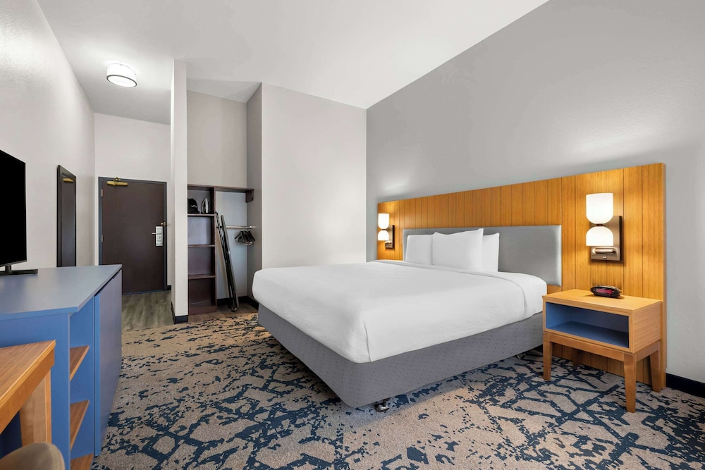 ROOM, KING BED, ACCESSIBLE