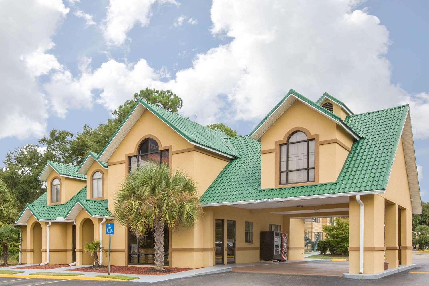 Howard Johnson By Wyndham Dothan 2/25