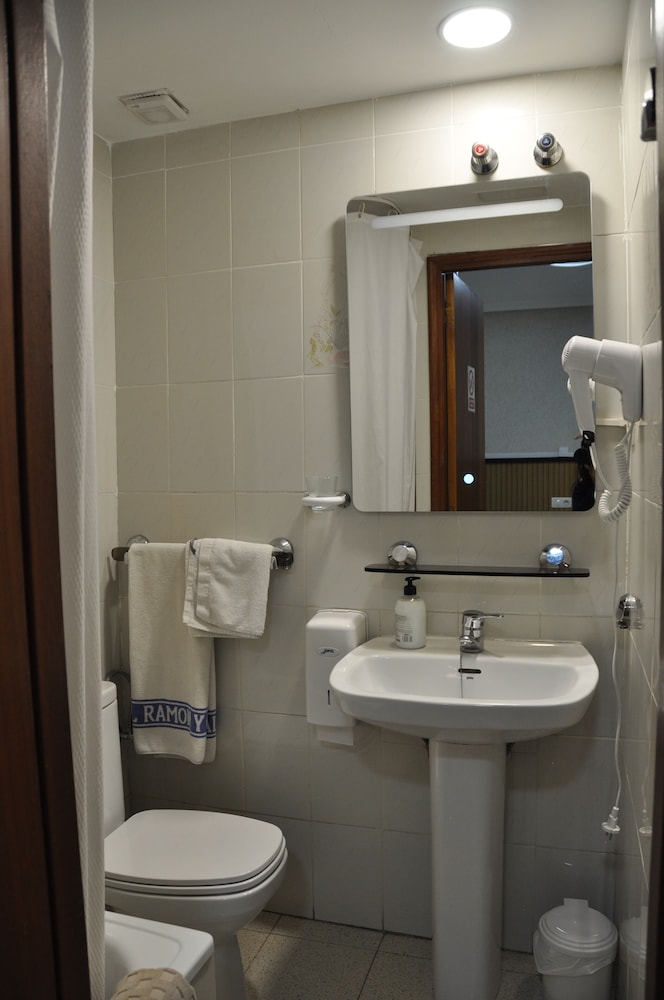 Hostal Ramón Y Cajal 46/50