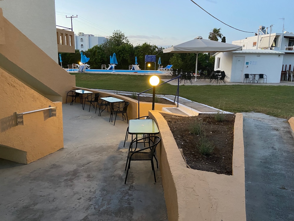 Angelos Studios 37/47