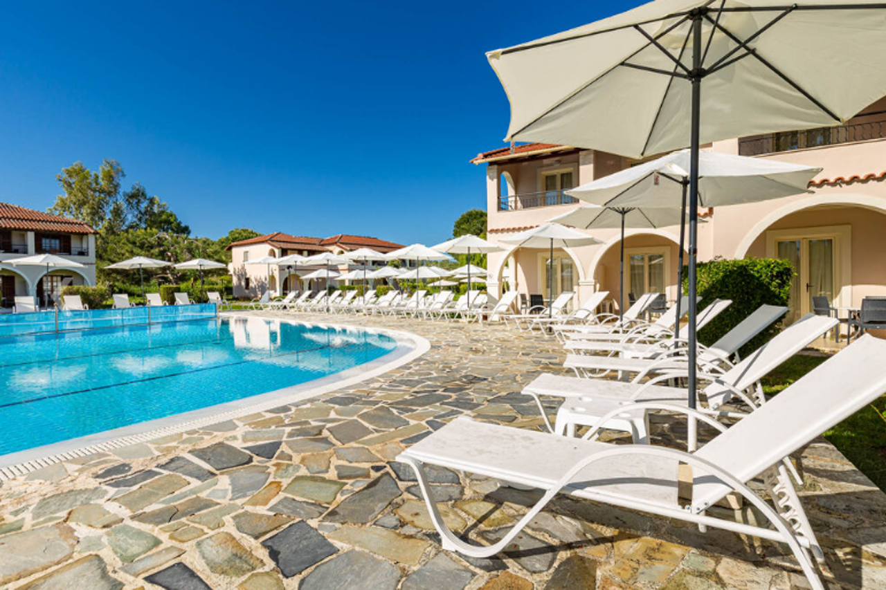 Kamari Corfu Hotel & Apartments 41/42