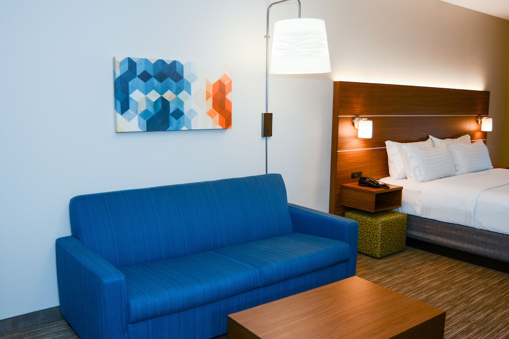 Holiday Inn Express Suites New Boston 21/51