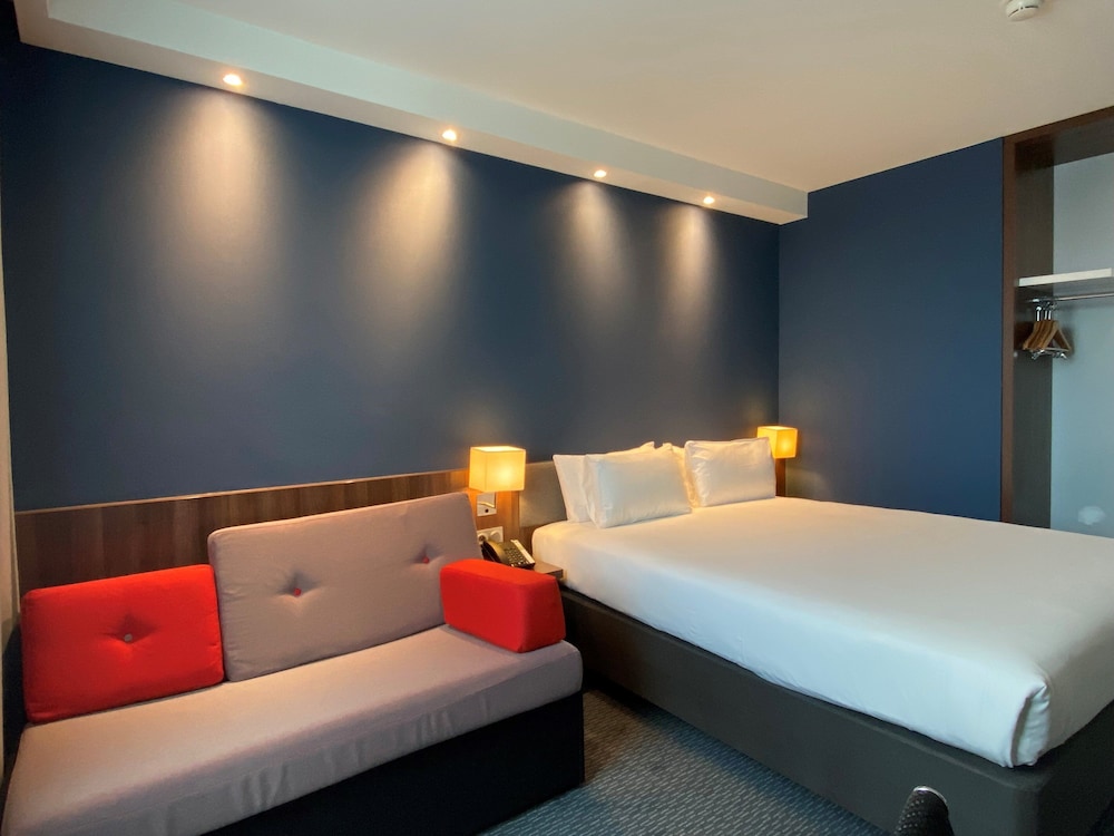 HOLIDAY INN EXPRESS DIJON 16/69