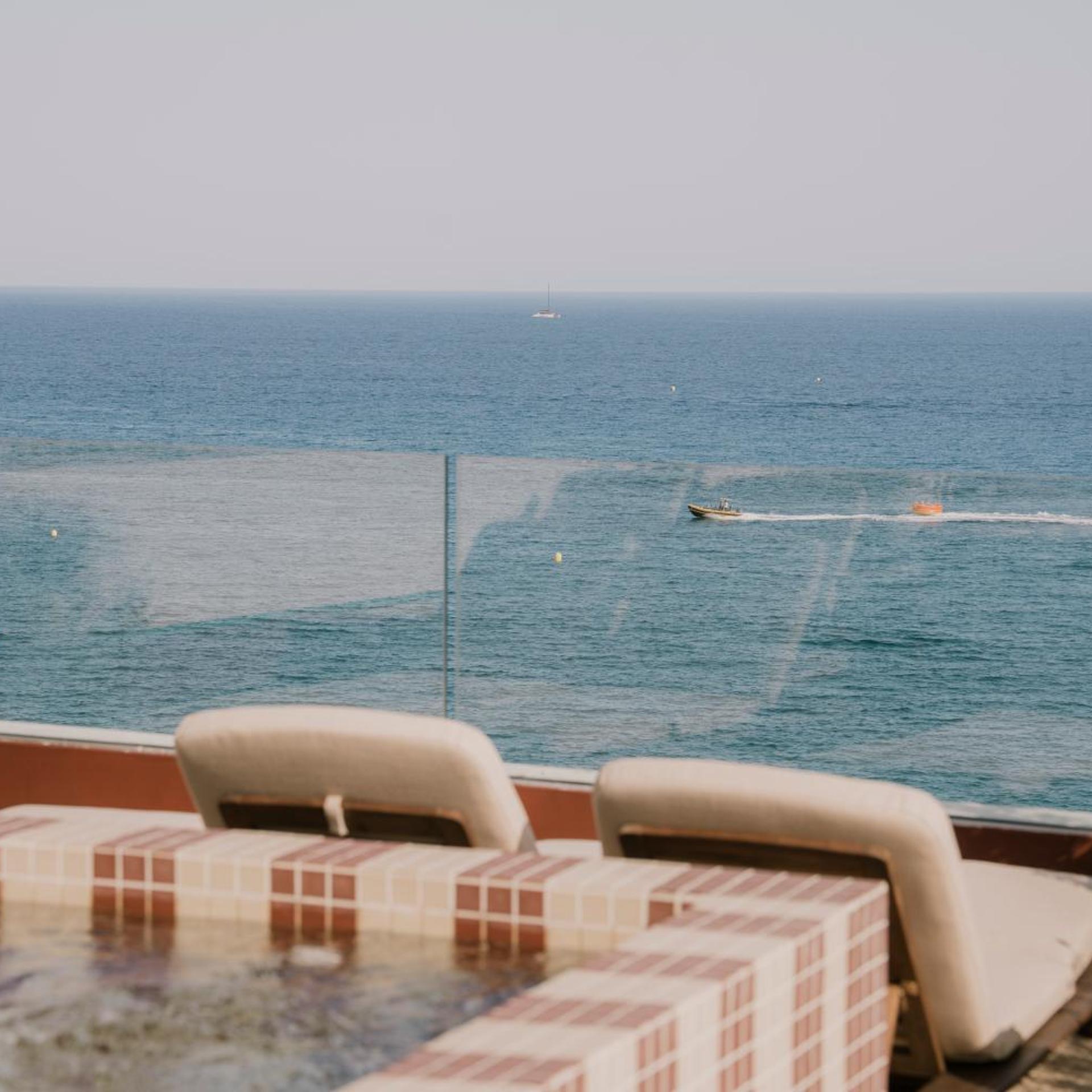 Suites by Miramar 36/50