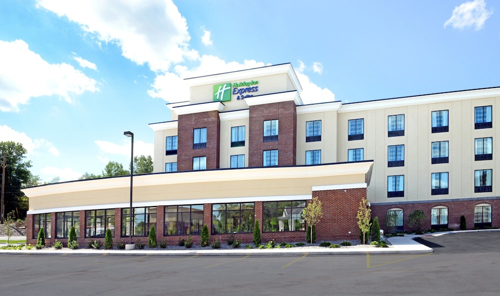 Holiday Inn Express Suites Geneva Finger Lakes 1/56