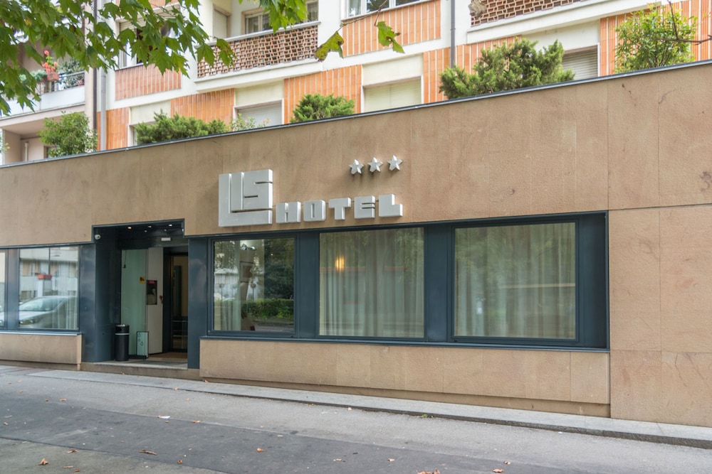 Lis Hotel 1/73
