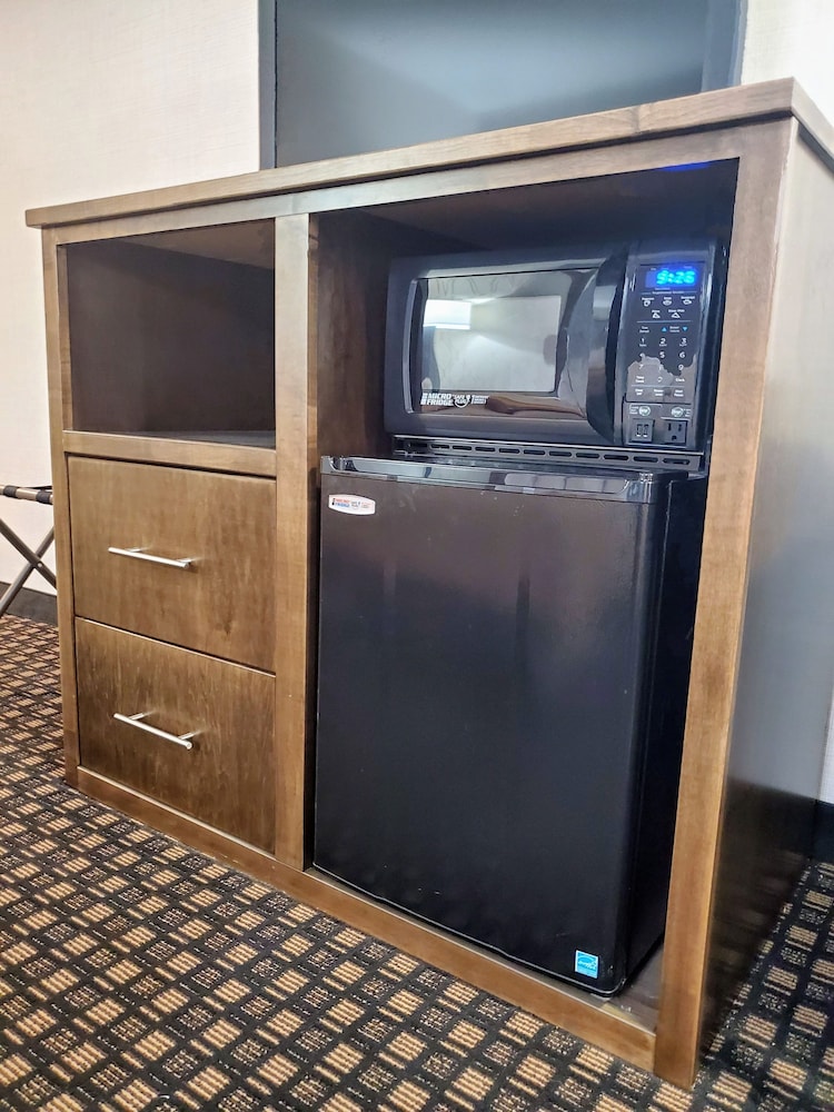 AmericInn by Wyndham Watertown 1/50