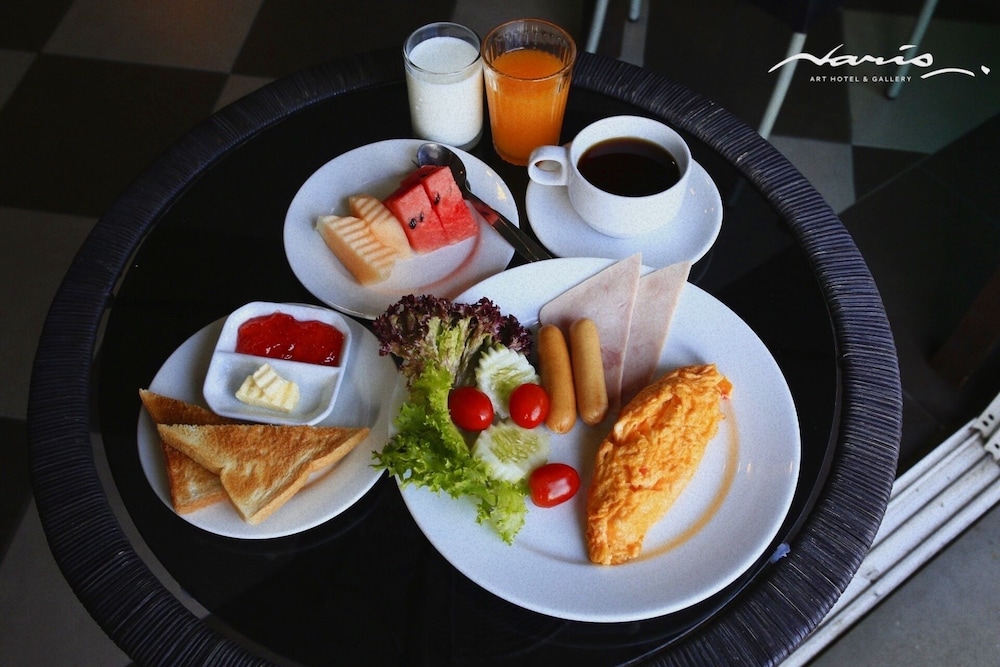 NARIS ART HOTEL 45/55