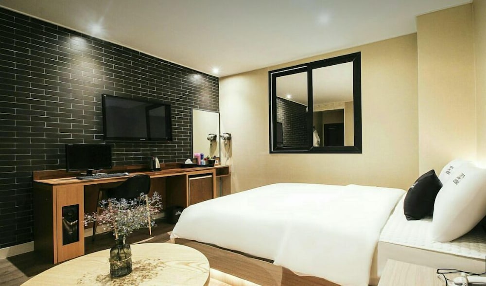 The Hotel Changwon 9/13