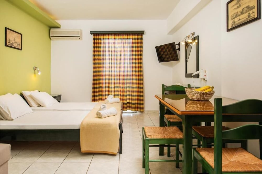 Sea View Hotel 25/61