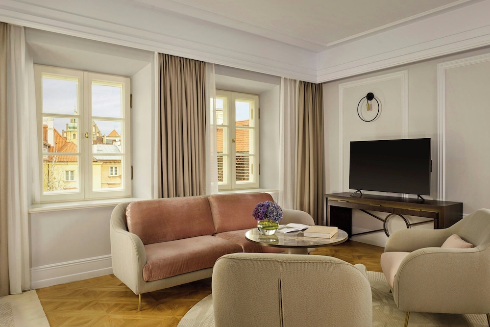 Hotel Verte, Warsaw, Autograph Collection 29/50