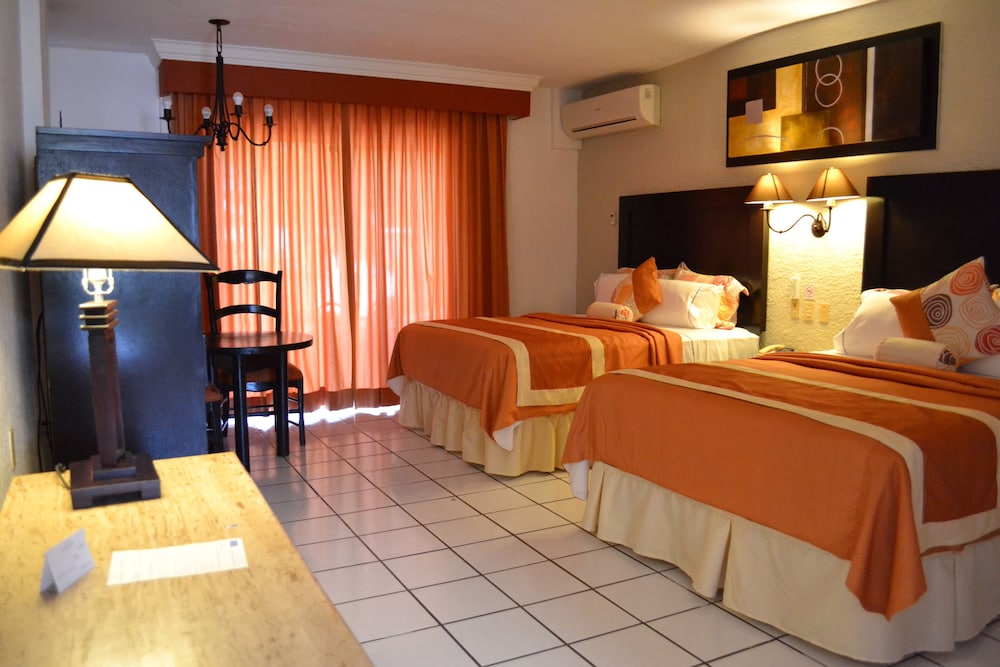 Hotel Maria Isabel 48/69