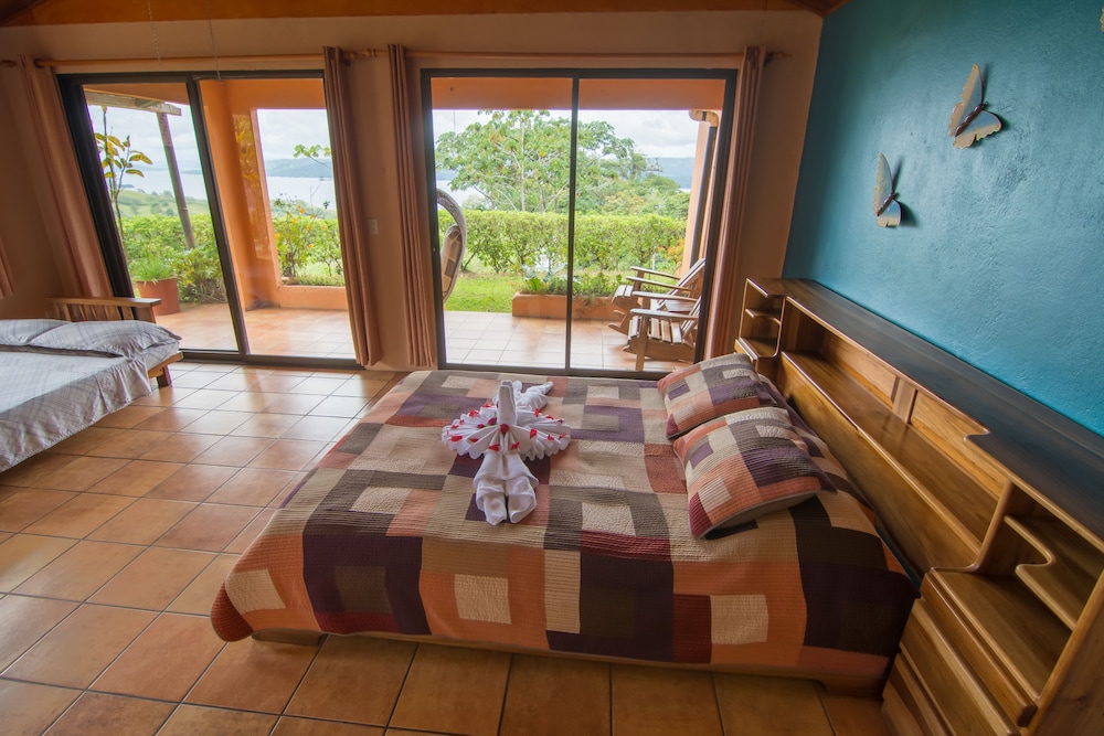Nepenthe B&B 16/50