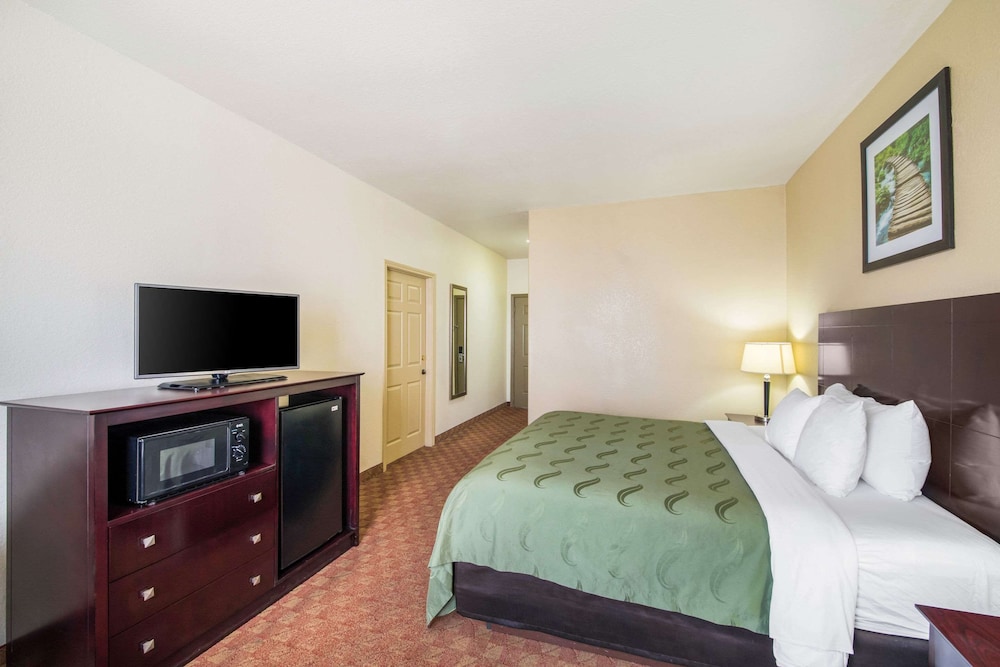 Quality Inn Bastrop, TX 15/42