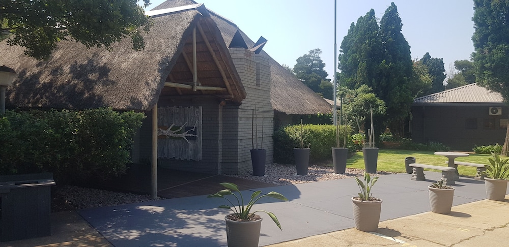 Outlook Lodge OR Tambo 20/35