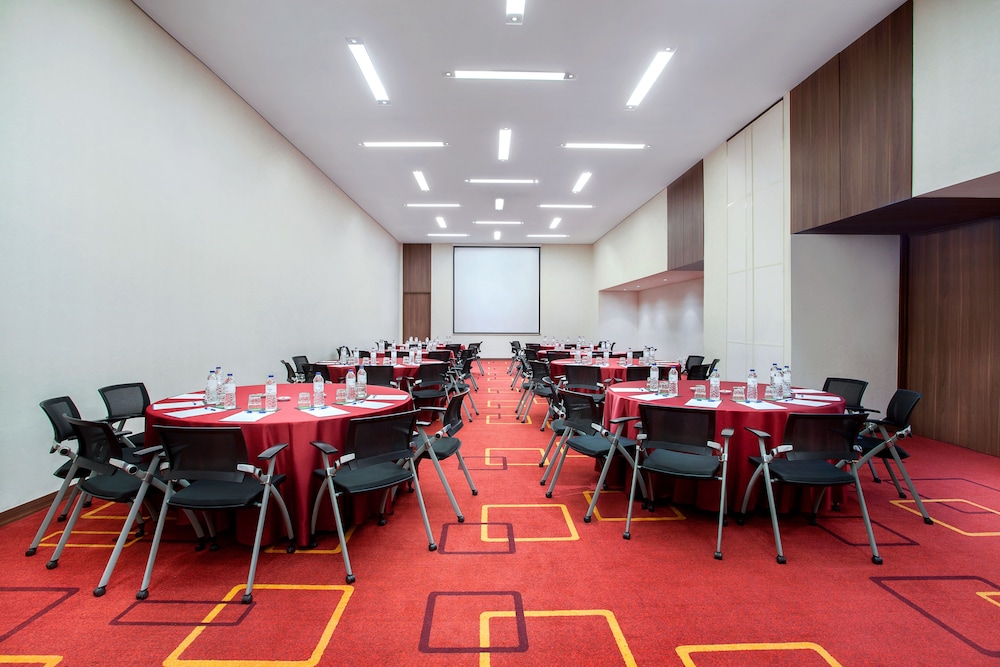 Holiday Inn Express Jakarta Pluit Citygate 50/54