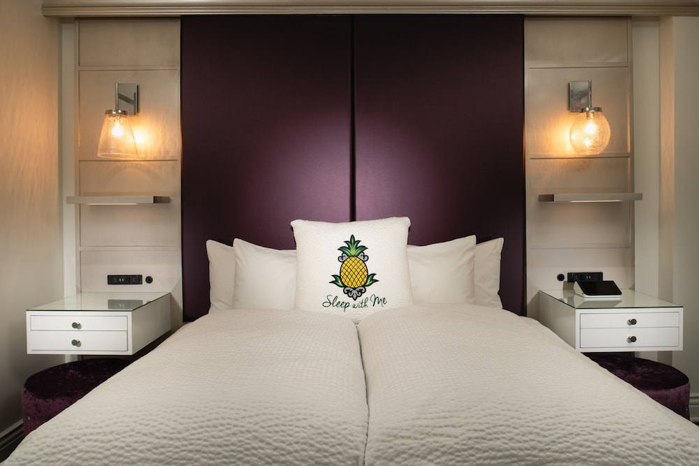 Staypineapple An Artful Hotel Midtown New York 16/65