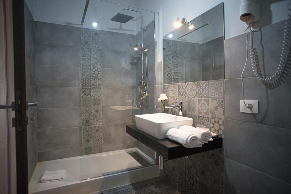 Sorahnia Design House 46/48