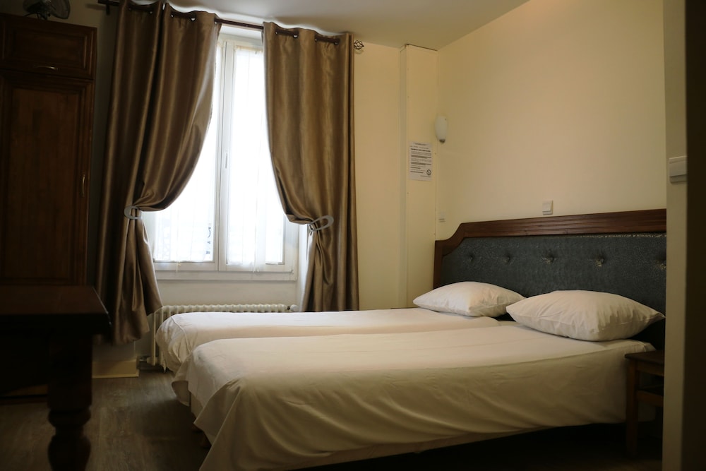 GRAND HOTEL DE CLERMONT 10/53