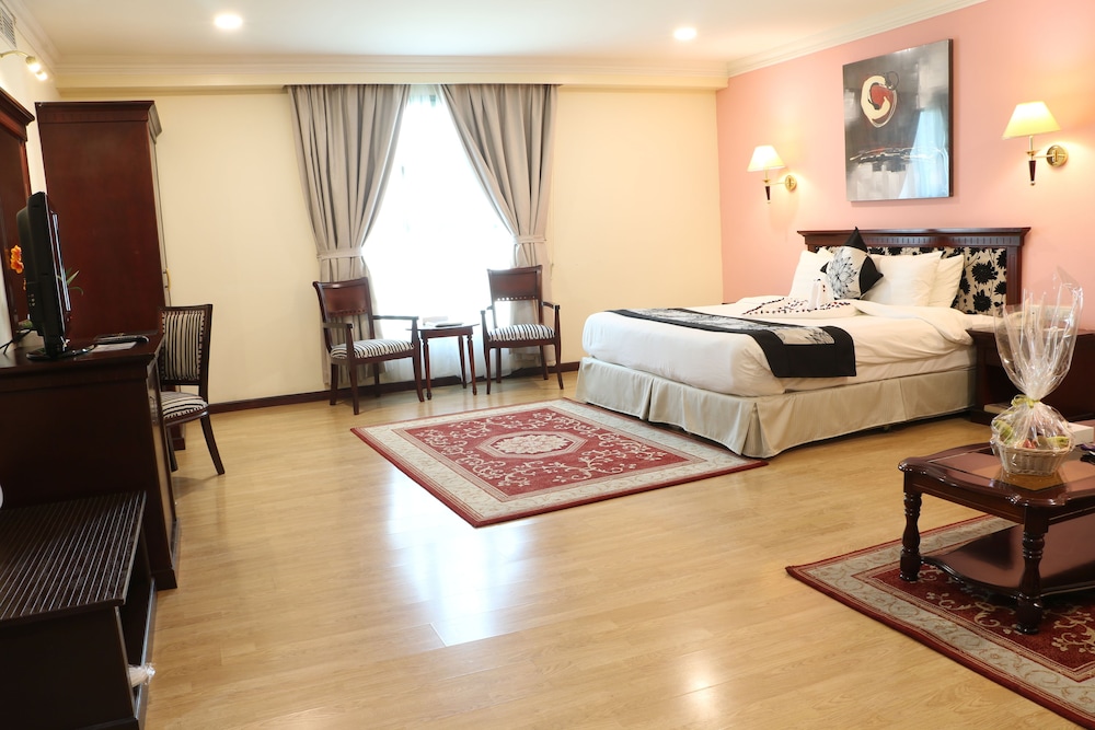 Pars International Hotel 42/58