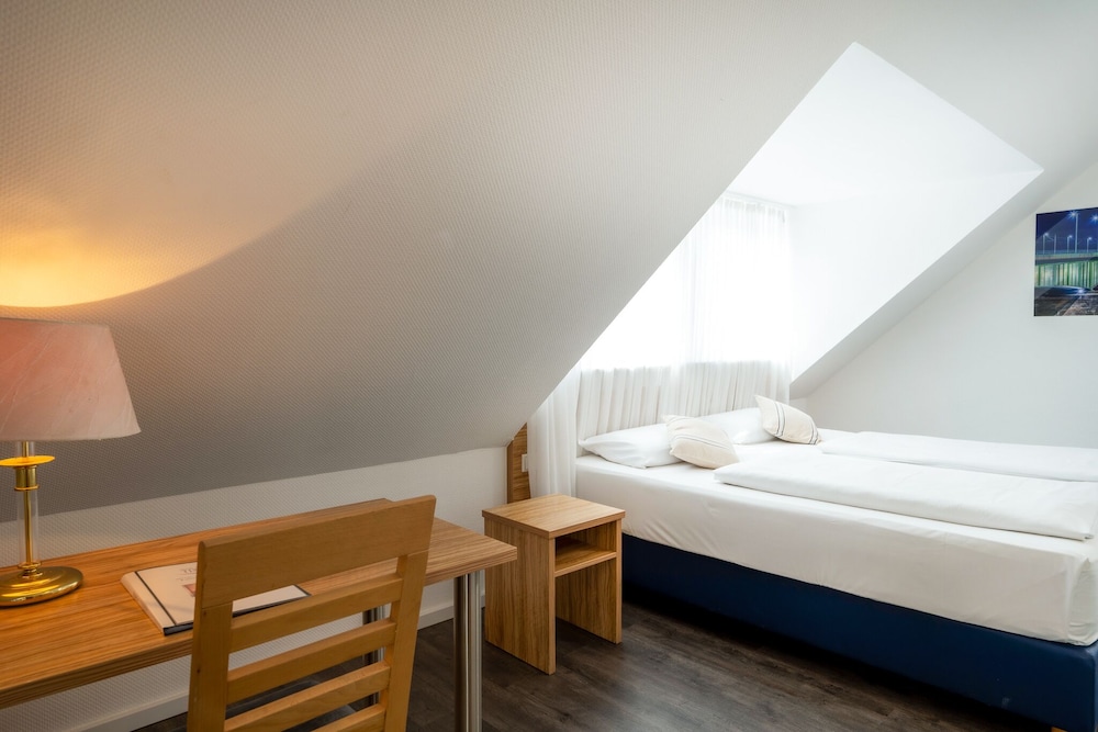 Hotel Triton 30/60