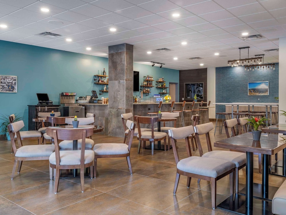 The Cranberry Ascend Hotel Collection 46/65