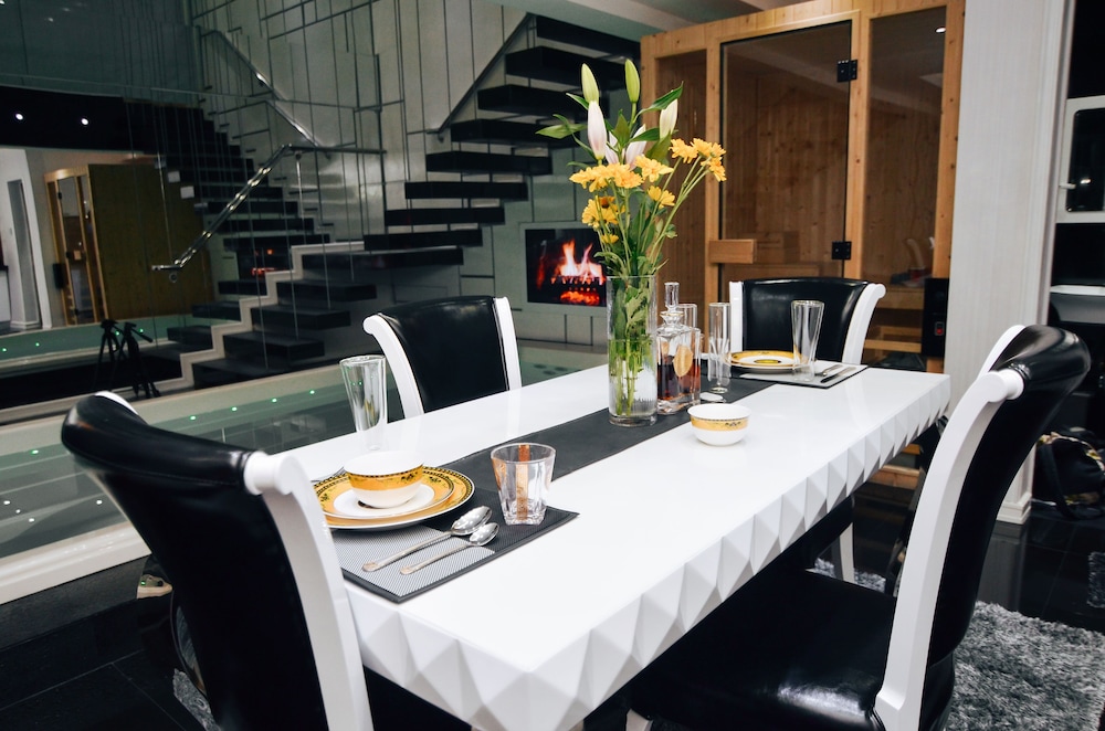 Luks Lofts Hotel & Residences 42/50