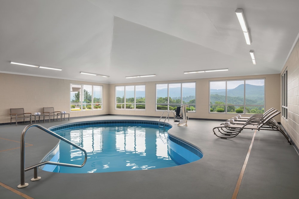 swimming pool spa
