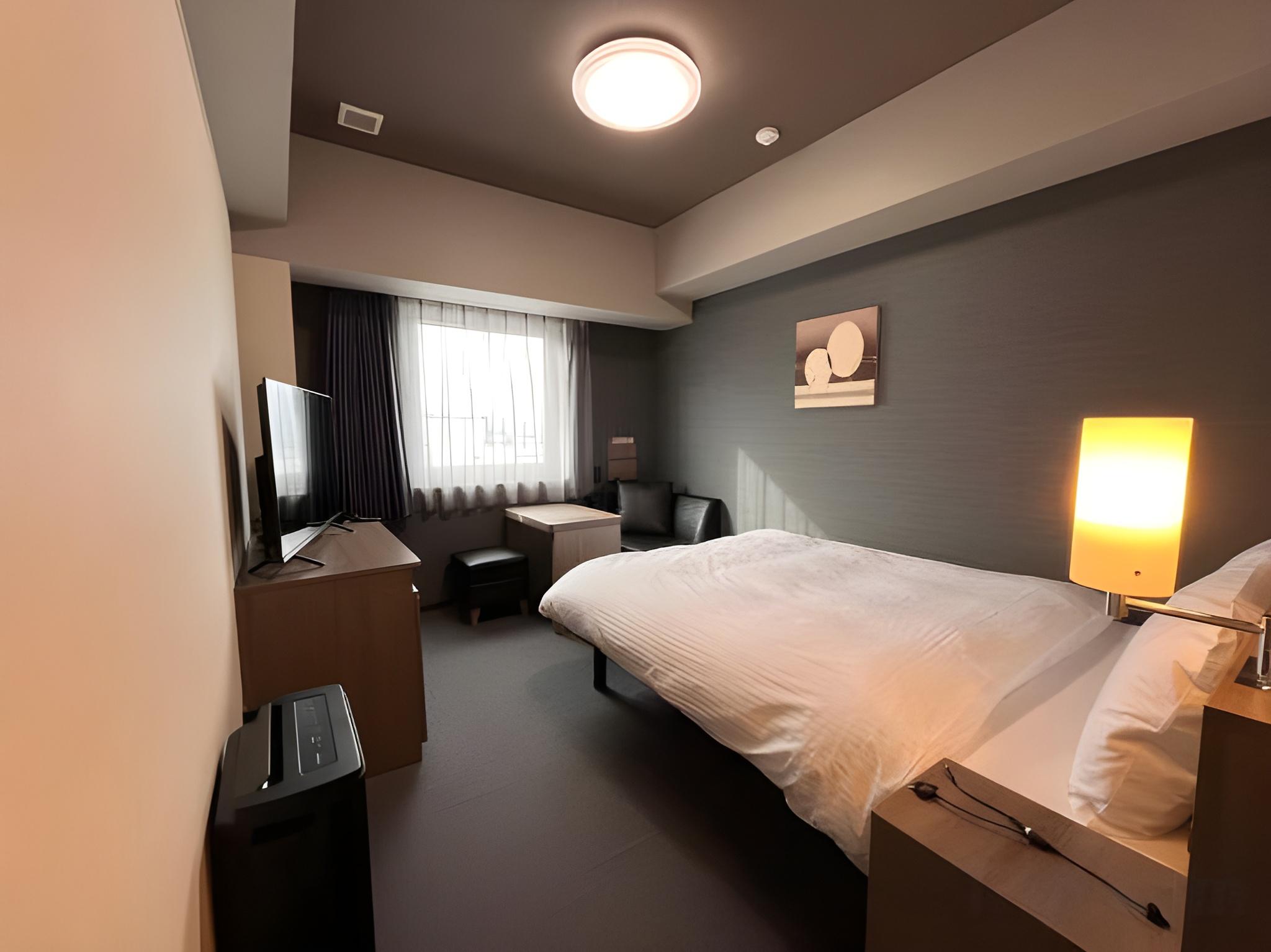 Semi Room, Semi Double Bed